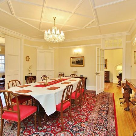 Elegant 3-Bedroom Ramsay Garden Apartment In Edinburgh City Centre Dış mekan fotoğraf