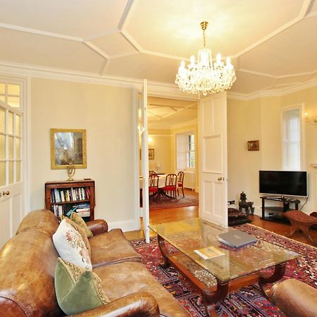 Elegant 3-Bedroom Ramsay Garden Apartment In Edinburgh City Centre Dış mekan fotoğraf