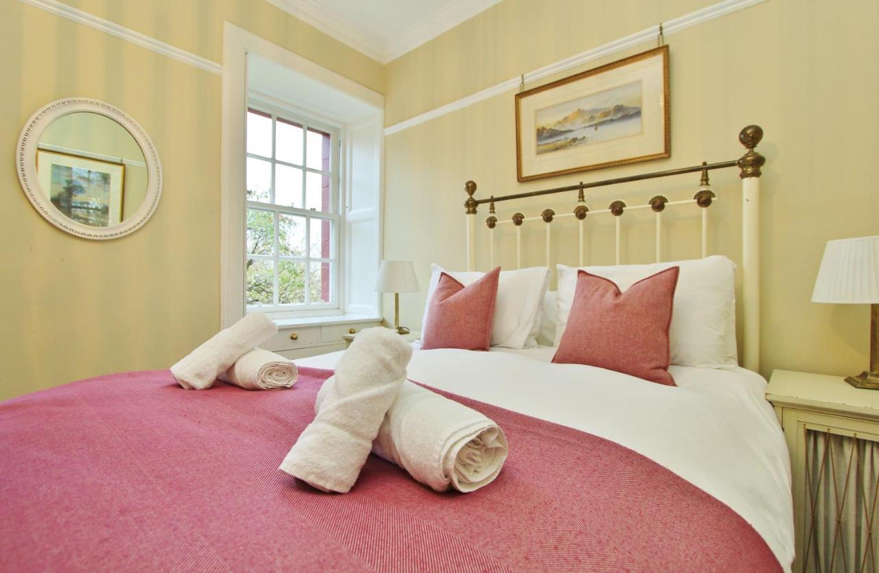 Elegant 3-Bedroom Ramsay Garden Apartment In Edinburgh City Centre Dış mekan fotoğraf