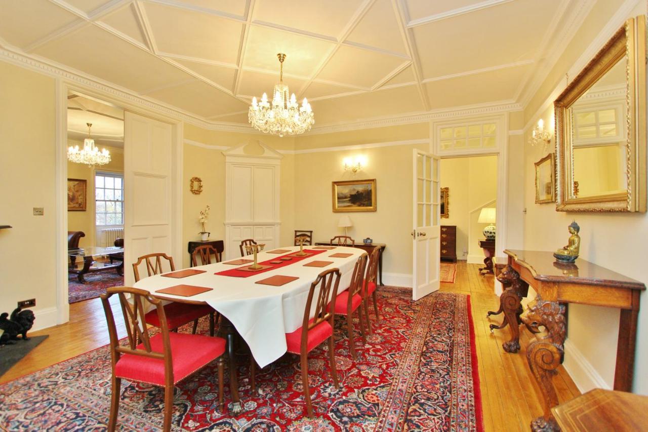 Elegant 3-Bedroom Ramsay Garden Apartment In Edinburgh City Centre Dış mekan fotoğraf