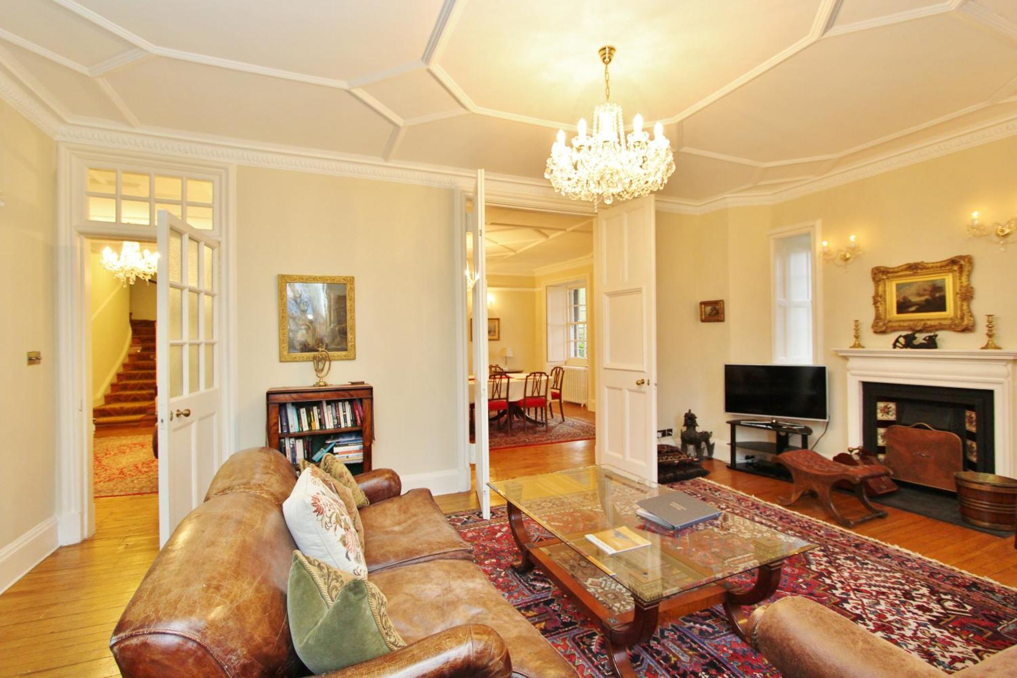 Elegant 3-Bedroom Ramsay Garden Apartment In Edinburgh City Centre Dış mekan fotoğraf