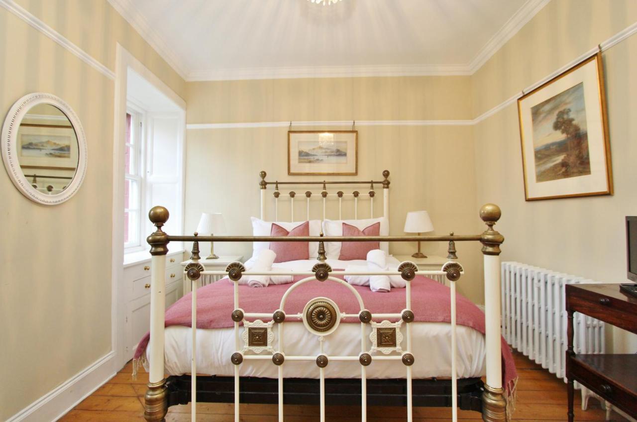 Elegant 3-Bedroom Ramsay Garden Apartment In Edinburgh City Centre Dış mekan fotoğraf