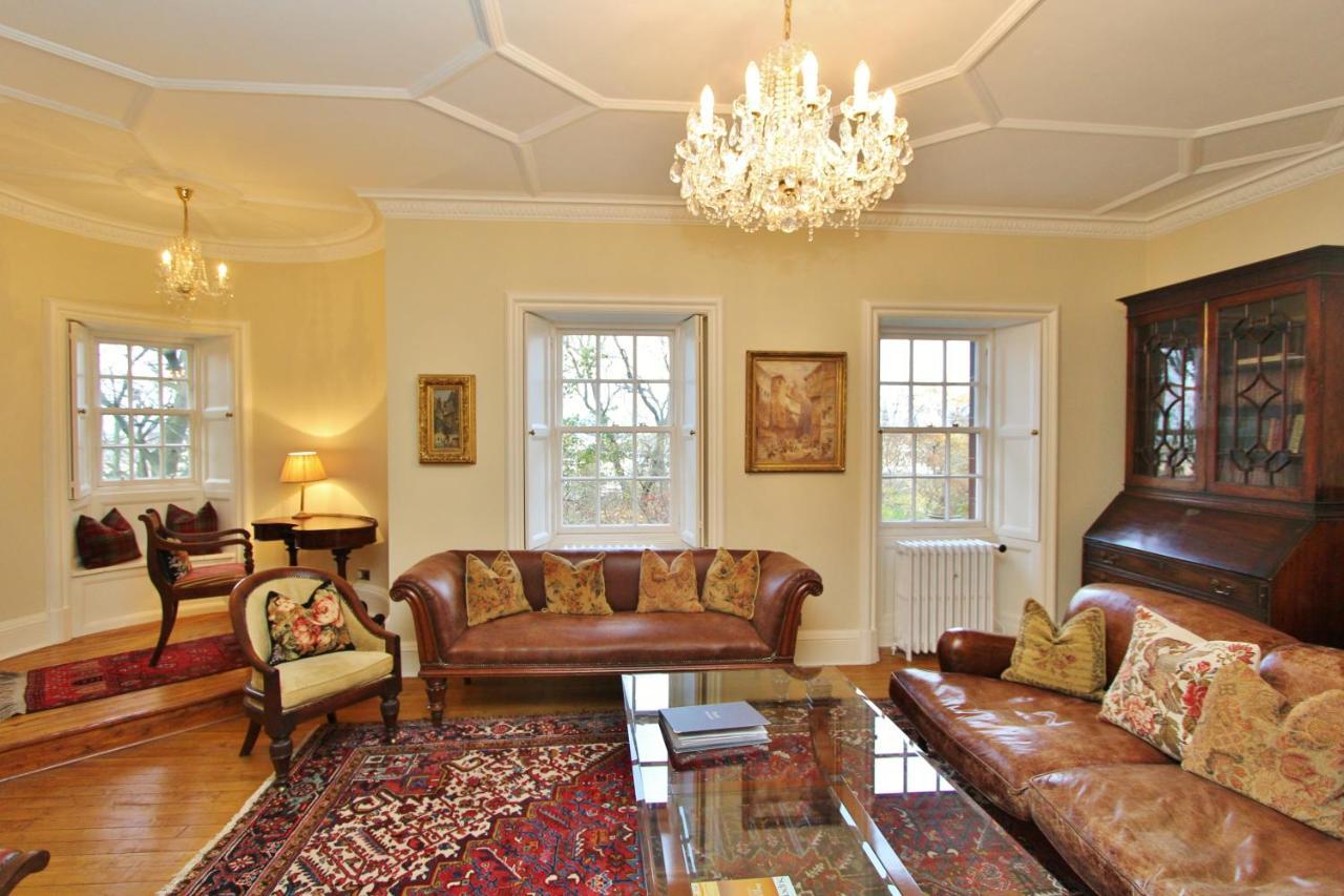 Elegant 3-Bedroom Ramsay Garden Apartment In Edinburgh City Centre Dış mekan fotoğraf