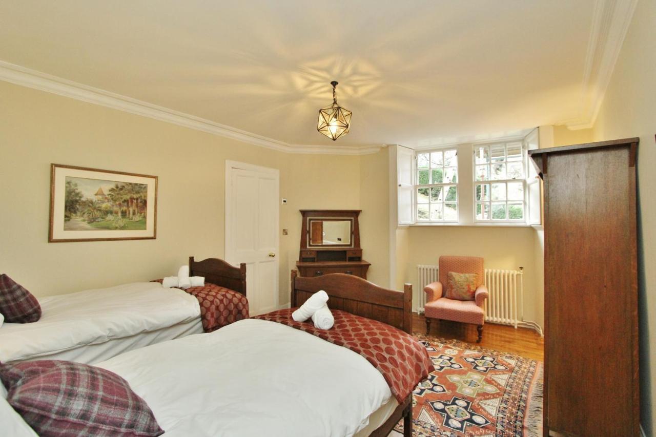 Elegant 3-Bedroom Ramsay Garden Apartment In Edinburgh City Centre Dış mekan fotoğraf