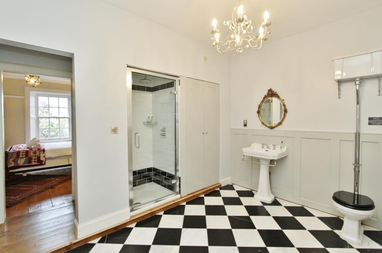 Elegant 3-Bedroom Ramsay Garden Apartment In Edinburgh City Centre Dış mekan fotoğraf