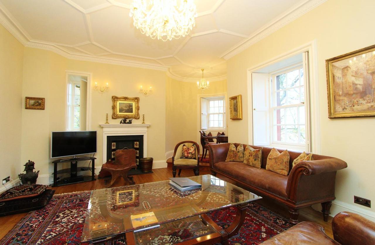 Elegant 3-Bedroom Ramsay Garden Apartment In Edinburgh City Centre Dış mekan fotoğraf