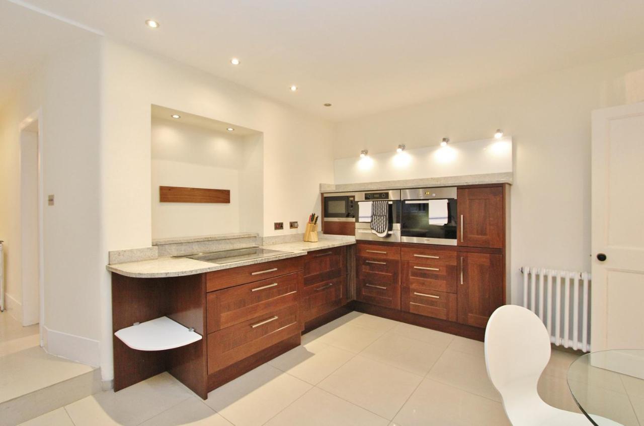 Elegant 3-Bedroom Ramsay Garden Apartment In Edinburgh City Centre Dış mekan fotoğraf